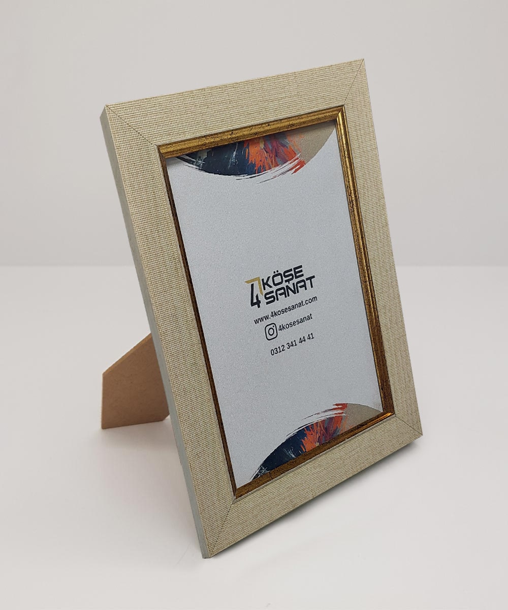 29'luk Krem Rengi Altın Çizgili Poliresin Çerçeve