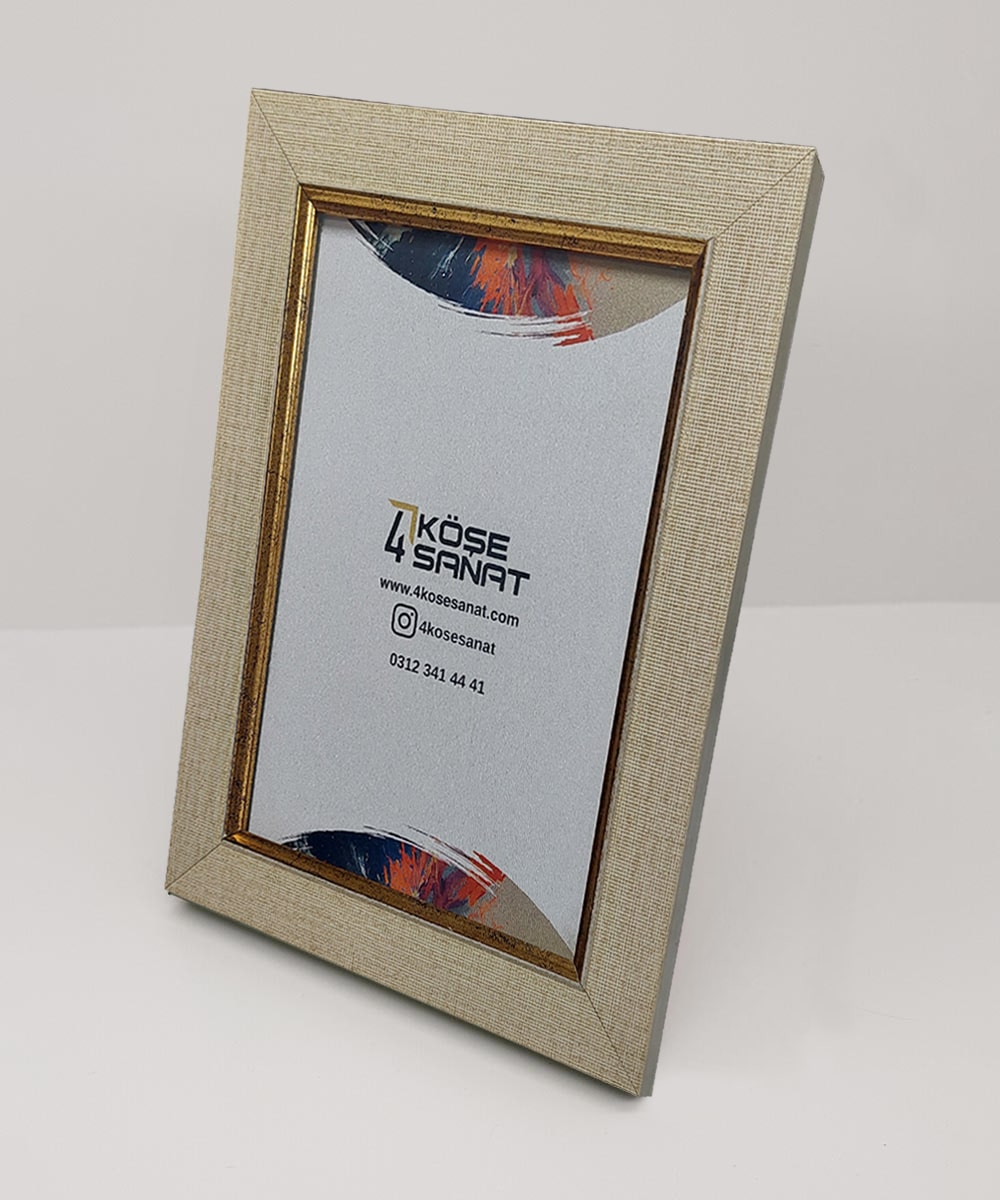 29'luk Krem Rengi Altın Çizgili Poliresin Çerçeve