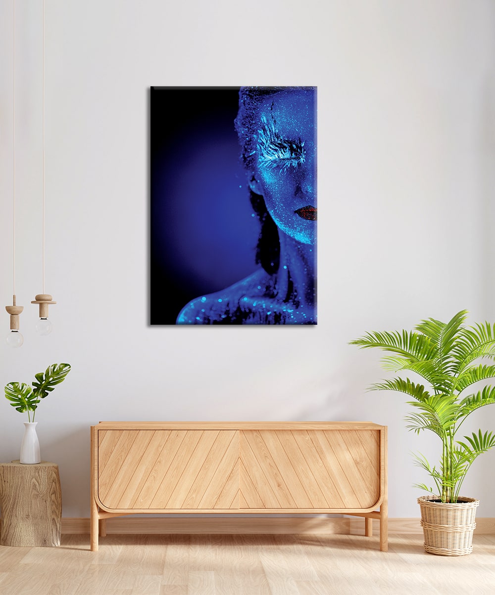 Neon Silence – Şeffaf Pleksi Modern Portre