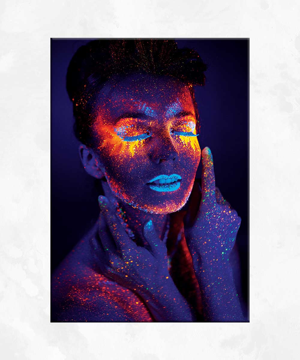 Chromatic Muse - Çerçevesiz Cam Tablo