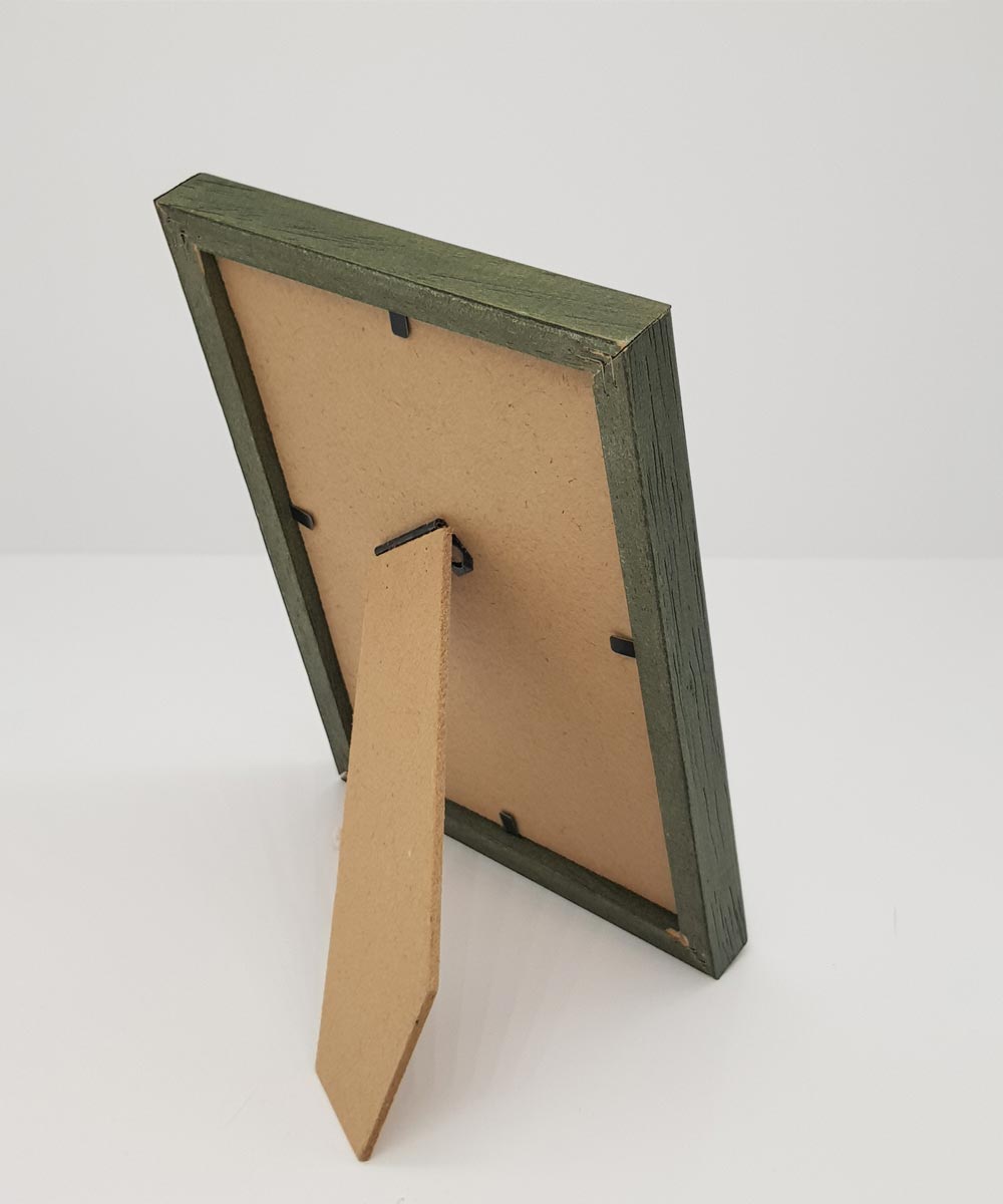 13’lük Koyu Yeşil Ahşap Çerçeve – Camlı Masa Üstü Model