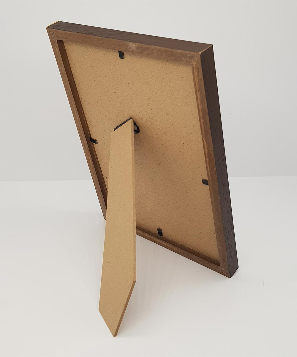 13’lük Kahverengi Ahşap Çerçeve – Camlı Masa Üstü Model