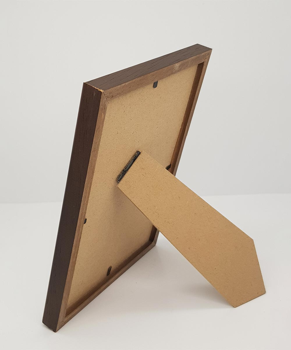 13’lük Kahverengi Ahşap Çerçeve – Camlı Masa Üstü Model