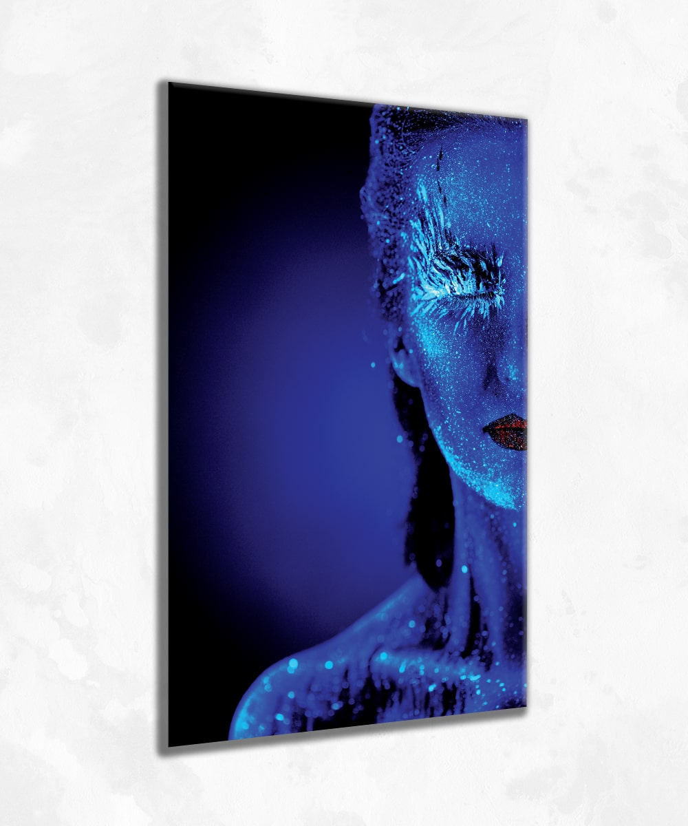 Neon Silence – Şeffaf Pleksi Modern Portre