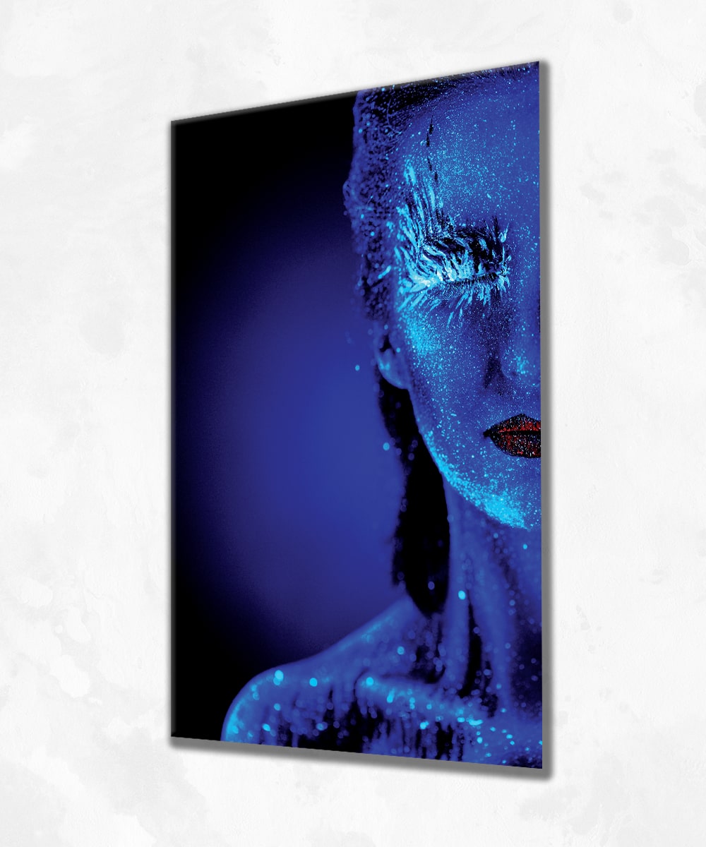 Neon Silence – Şeffaf Pleksi Modern Portre