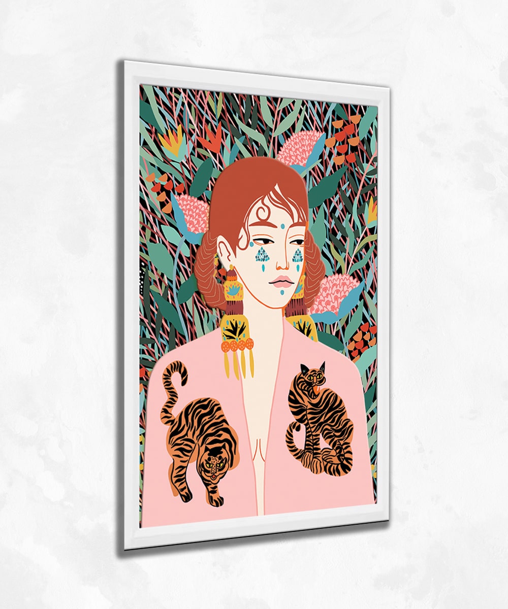 İki Katlı Işıklı Ahşap Tablo – Kadın ve Kaplanlar